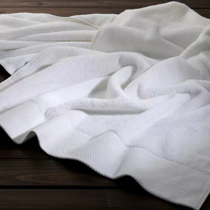 Premium 5-star Hotel Towel Set Bordeaux White 70*140 Size 670g Quick-dry Knitted Towels Disposable And Compressed