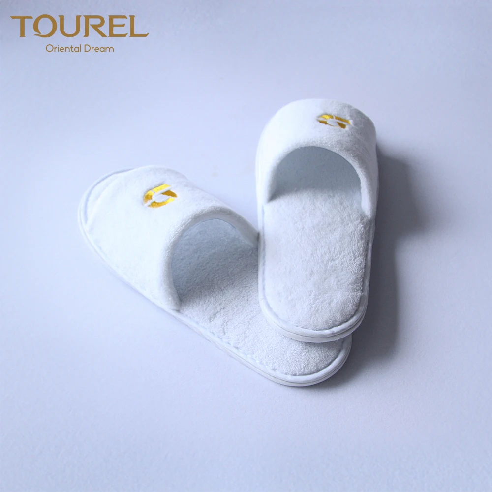 Luxury Eco-friendly Wedding Disposable Hotel Spa Slippers With Coral Fleece Velvet Portable Design And Embroidery Logo